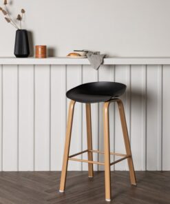 Køb Soumi - 2 Barstole i metal med sort sæde online billigt møbel