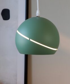 Køb Dench - Pendel i grøn metal online billigt møbel