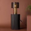 Køb Lisborn- Bordlampe i sort og guld metal online billigt møbel