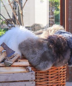 Køb Ægte brunt lammeskind - 50 x 85 cm. online billigt møbel