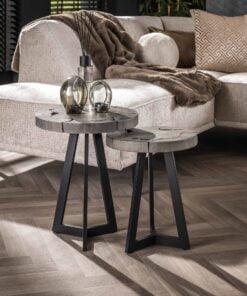 Køb Tabacco - Sidebordssæt i grå massiv teak og sort metal online billigt møbel