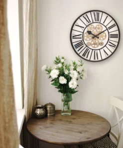 Køb Pope - Vægur i hvid metal og synlige tandhjul online billigt møbel