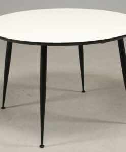Køb DT 110 - Spisebord i hvid laminat med sorte metal ben Rund ø 120 cm online billigt møbel