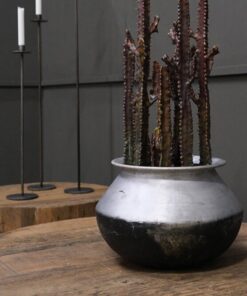 Køb Whinter -  Krukke i patineret aluminium online billigt møbel