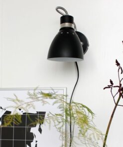 Køb Twain - væglampe i klassisk design online billigt møbel