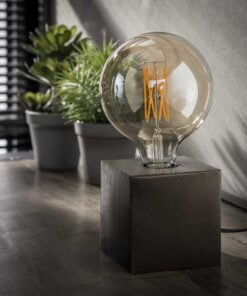 Køb Cube - Bordlampe i metal med finish i sort nikkel Levering med pære(r) online billigt møbel