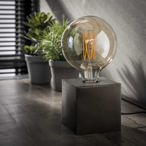 Køb Cube - Bordlampe i metal med finish i sort nikkel Levering med pære(r) online billigt møbel