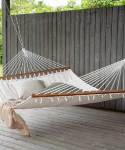 Køb Tabarka - Hængekøje i hvidt stof og træ online billigt møbel