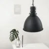 Køb Haro - Industriel loftlampe i sort metal online billigt møbel