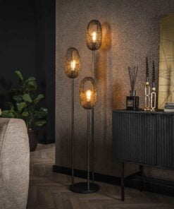 Køb Malla - Gulvlampe med tre skærme i artic black metal Levering med pære(r) online billigt møbel