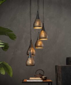 Køb Drop - Loftlampe med fem dråbeformede lampeskærme Levering uden pære online billigt møbel