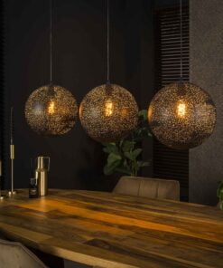 Køb Wic- Loftlampe med tre skærme i sort hullet metal Levering med pære(r) online billigt møbel