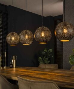 Køb Wic- Loftlampe med fire skærme i sort hullet metal Levering med pære(r) online billigt møbel