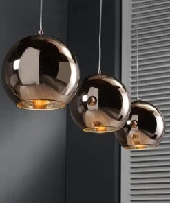 Køb Cooper - Loftlampe med tre kuppelformede glaslamper i kobber online billigt møbel