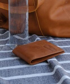 Køb Pung i lysebrun læder med pengeclips online billigt møbel