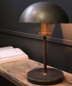 Køb Winslet bordlampe i lakeret patineret jern online billigt møbel