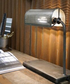 Køb Venus bordlampe i lakeret patineret jern online billigt møbel