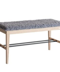 Køb Freja - Bænk i hvidolieret eg med fem forskellige sæder Ægte fåreskind lysegrå online billigt møbel