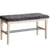 Køb Freja - Bænk i hvidpigmenteret lakeret eg med fem forskellige sæder Ægte fåreskind mørkegrå online billigt møbel