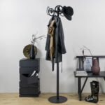 Køb Loja - Stumtjener i sort metal med 5 kroge online billigt møbel