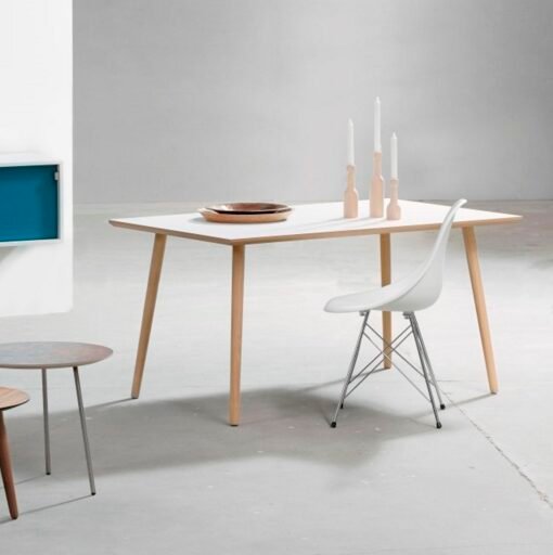 Køb DT 110 - Spisebord i hvid laminat med egeben 150 x 80 cm online billigt møbel