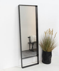 Køb Fugaz - Gulvspejl i sort metal