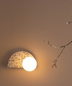 Køb Abbey - Væglampe i hvid terrazzo online billigt møbel