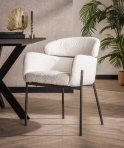 Køb Peak - 2 Spisebordsstole med armlæn i hvid Bouclè stof online billigt møbel