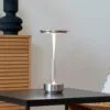 Køb Bromma - Bordlampe i sølvfarvet aluminium online billigt møbel